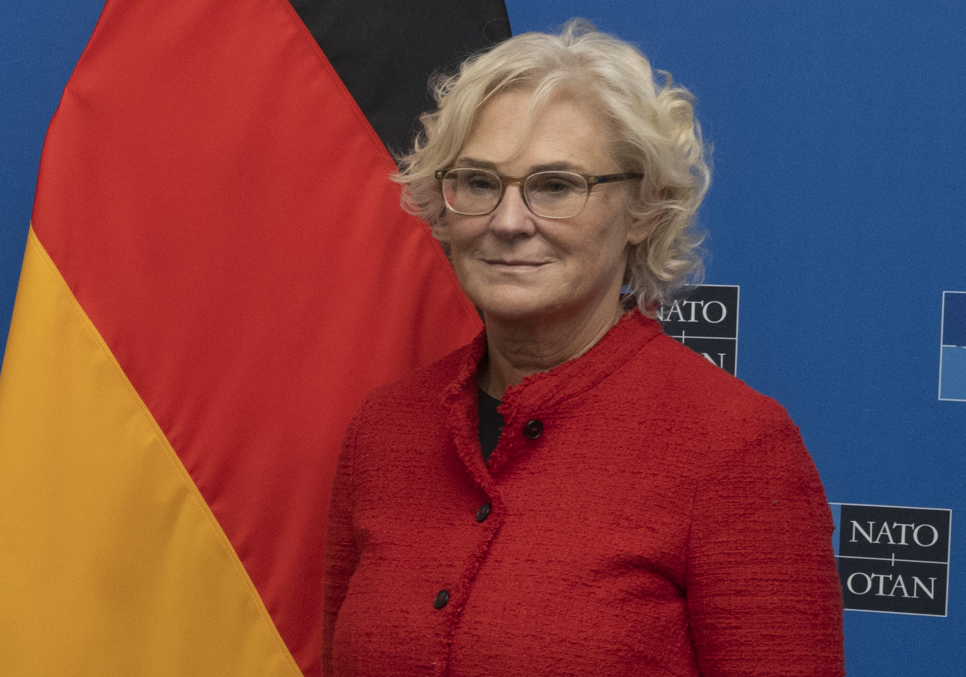 министр обороны германии сейчас кристина ламбрехт