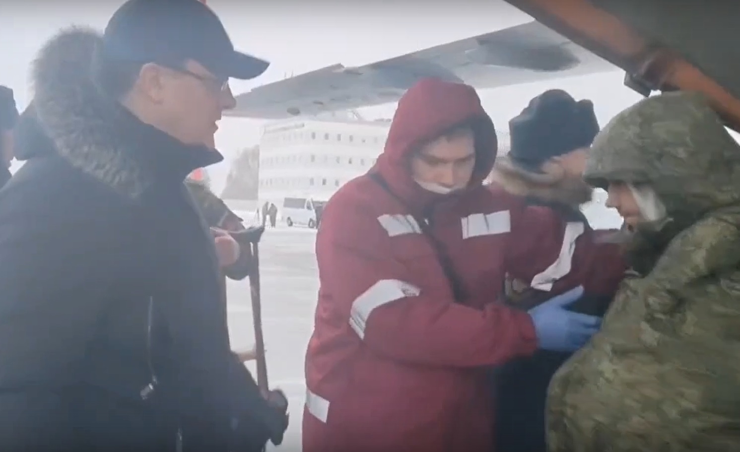 Макеевке военнослужащих. Госпиталь в Ростове на Дону военный раненные. Фото встречи Азарова в Макеевке с солдатами. Фото раненных с Макеевки.