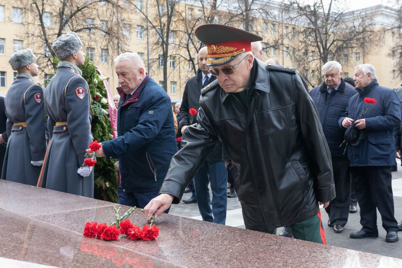 Генерал-полковник Юрий Яшин поздравил членов Региональной общественной организации ветеранов войск правопорядка «ВЕТЕРАН-ЗАБОТА» с 40-й годовщиной со дня образования